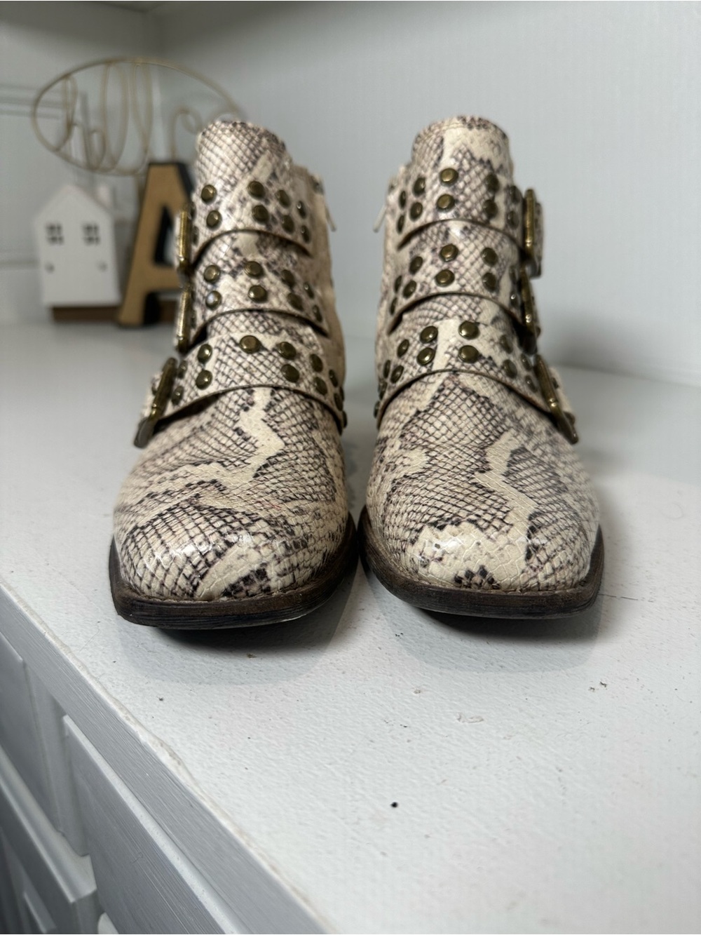 Zodiac Snake Print Ankle Boots Womens 8 Leather Studded Buckle Moto Booties - Picture 3 of 8